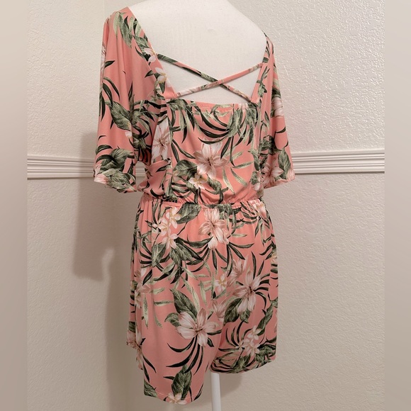 Venus Pink Tropical Print Deep-V Romper Size: L - Picture 3 of 4